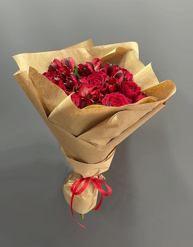 Букет цветов из: Альстромерии и Розы в Абатское