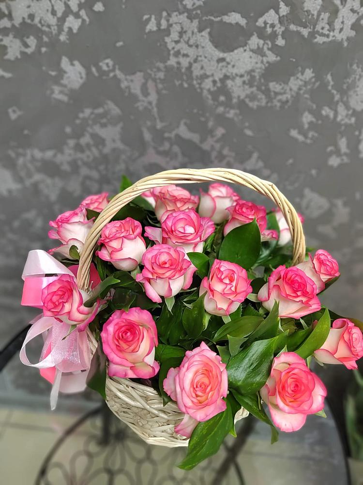 Цветочная композиция из Розы в корзине в Абатское