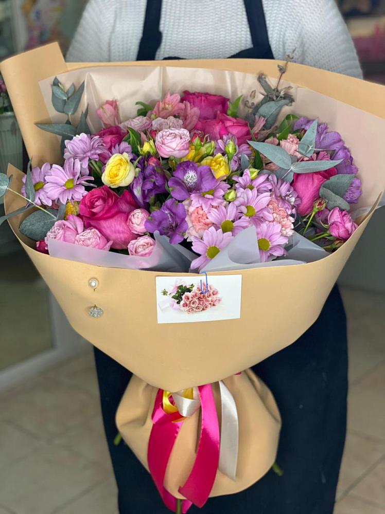 Букет цветов из: Хризантемы, Гвоздики и Альстромерии в Абатское