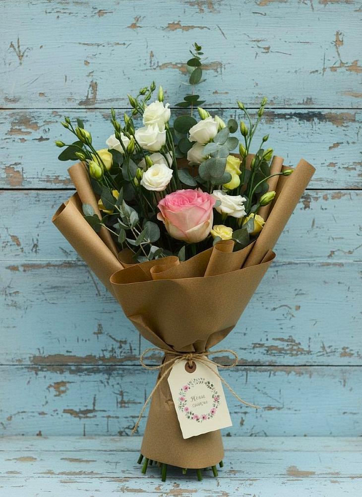 Букет цветов из: Розы и Лизиантусы в Абатское