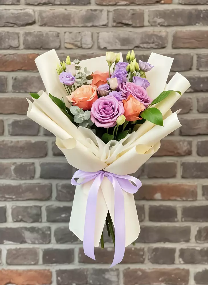 Букет цветов из: Лизиантусы и Розы в Абатское