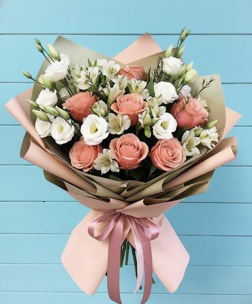 Букет цветов из: Розы, Альстромерии и Лизиантусы в Абатское