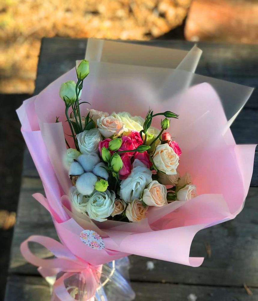 Букет цветов из: Розы и Лизиантусы в Абатское