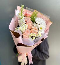 Букет цветов из:  Хризантемы и Розы в Абатское