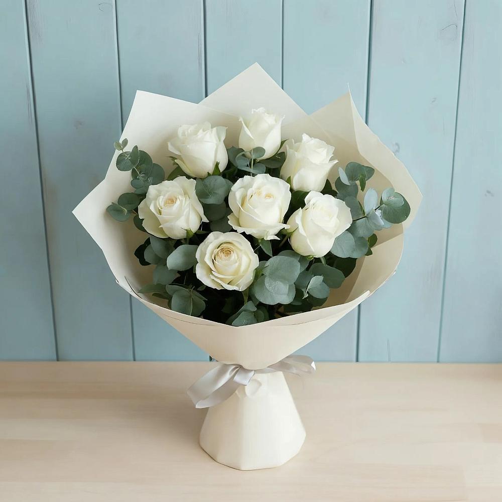Букет Белые розы в Эвкалипте в Абатское