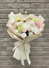 Букет цветов из:  Гвоздики, Розы, Лизиантусы и Хризантемы в Абатское