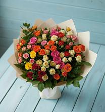 Букет Микс из разноцветных кустовых роз в Абатское